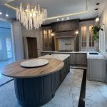 244متر/خواب4/طبقه5/سال1386/متری204م/اسانسور/انباری/بالکن/پارکینگ
