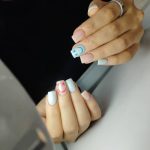 کاشت ناخن و خدمات رنگ مو و احیای مو